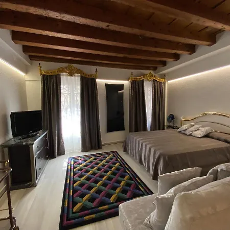 LN HOMES VENICE - San Marco Canal View-3